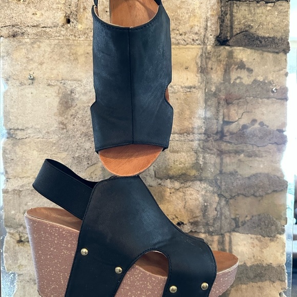 Shoes - Stud Black Wedge Sandals